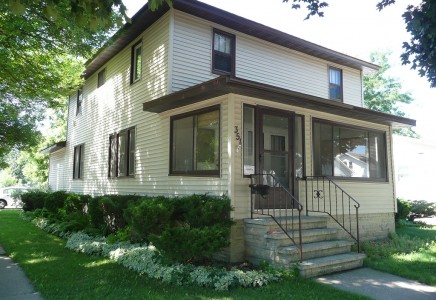 Winona State University off campus student housing at 351 W Mark Street