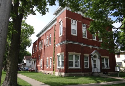 Winona State University off campus student housing at 451 West 7th Street #3