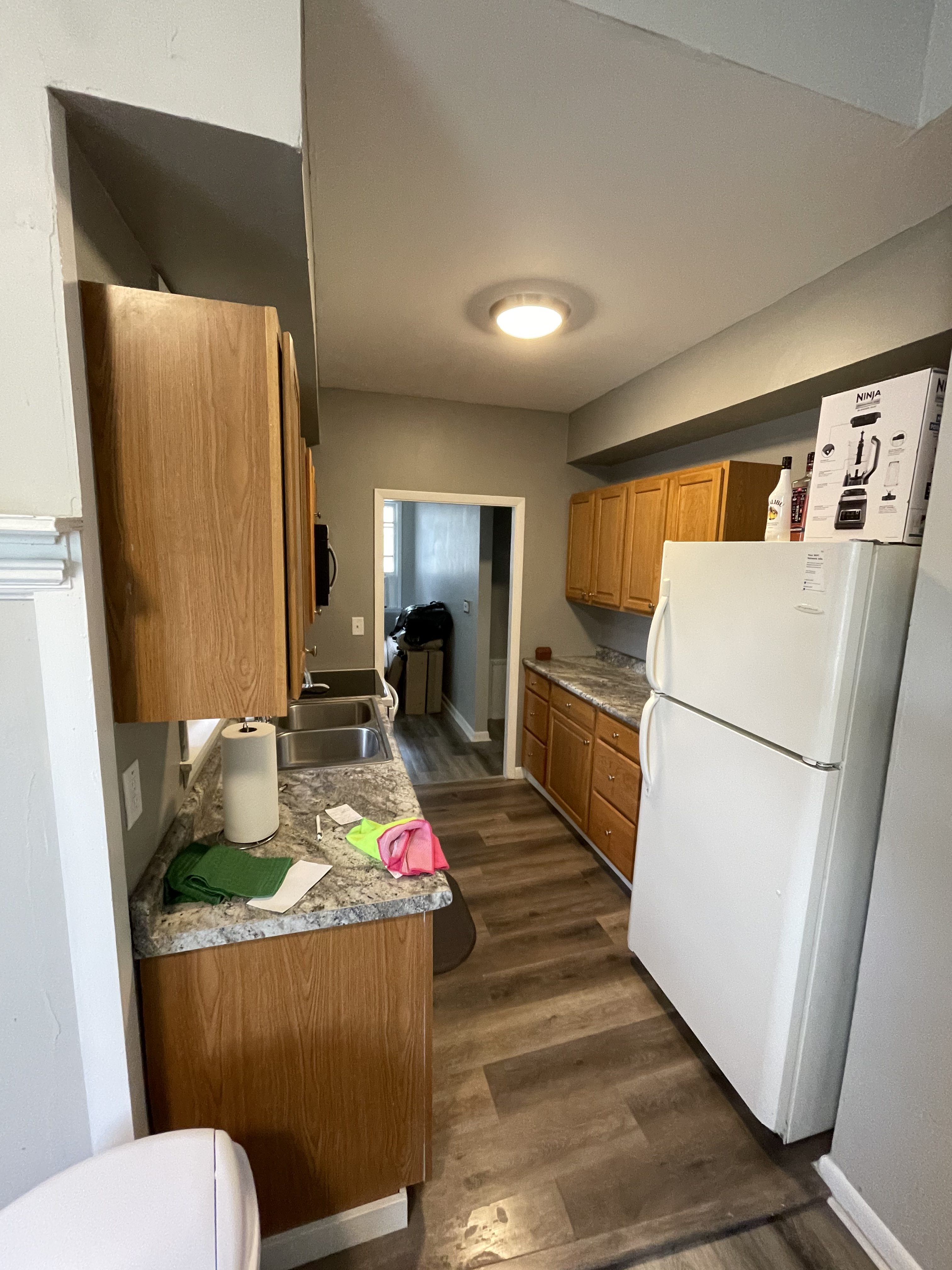 121 W 7th 1 3 bedroom apartment Off Campus Student Housing Near